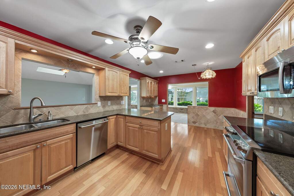 3 Bedroom Single Family Home/House's Image 11