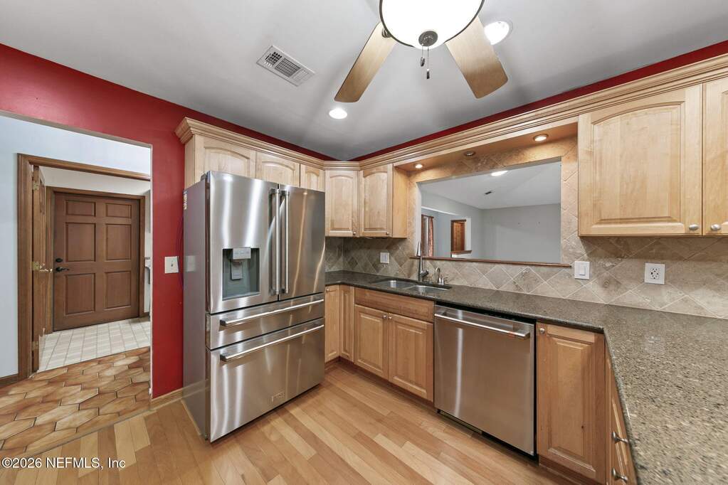 3 Bedroom Single Family Home/House's Image 12