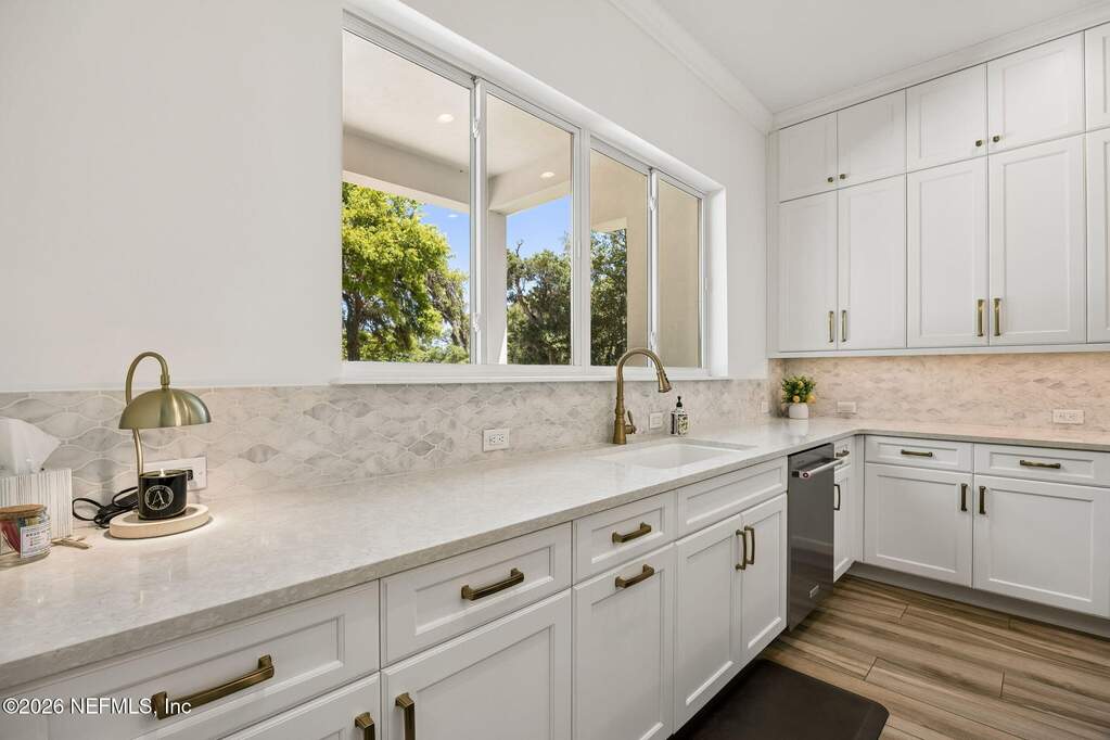 4 Bedroom Single Family Home/House's Image 14