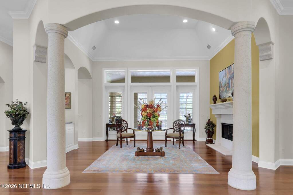 4 Bedroom Single Family Home/House's Image 8