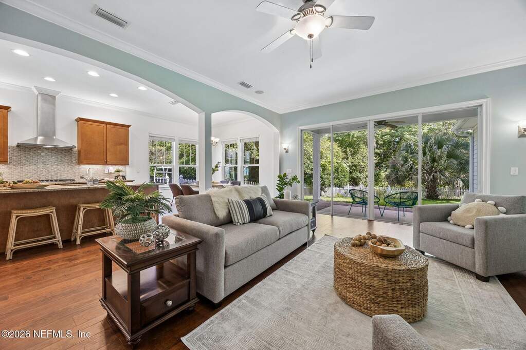 4 Bedroom Single Family Home/House's Image 5