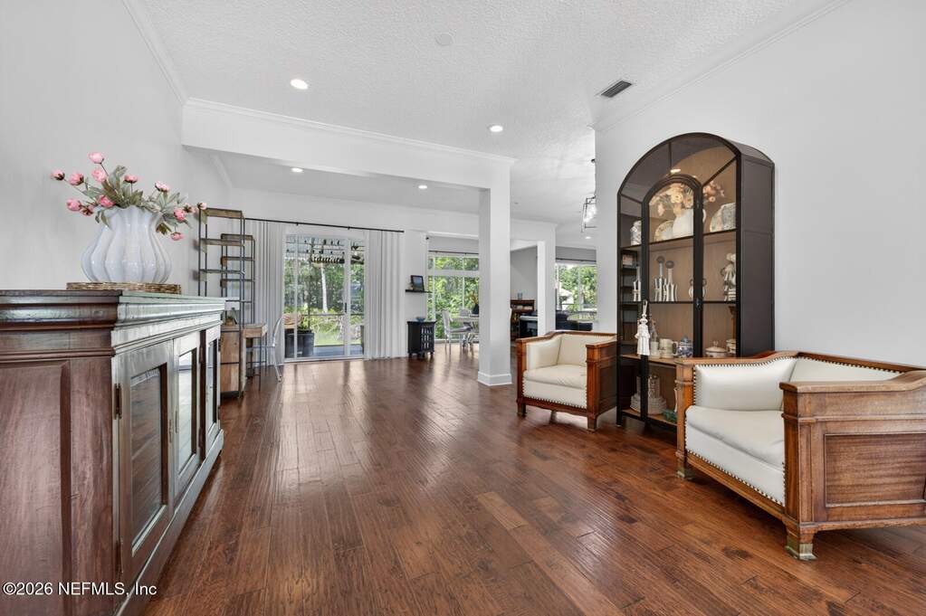 5 Bedroom Single Family Home/House's Image 6