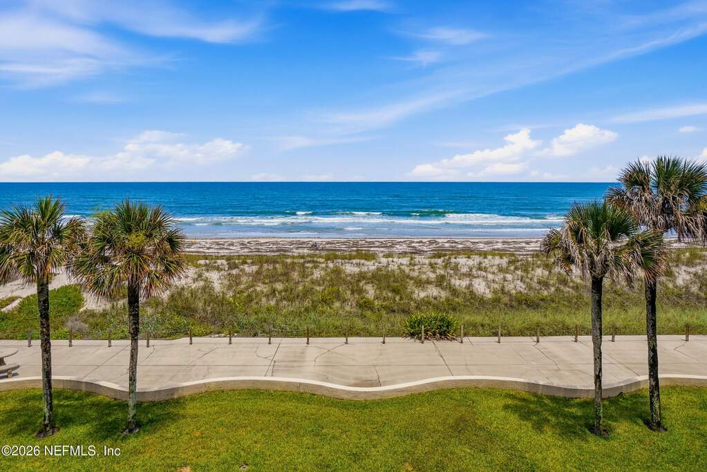 Oceanfront Penthouse Unit!