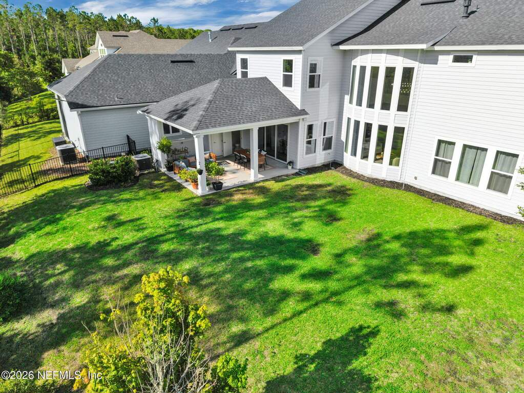 6 Bedroom Single Family Home/House's Image 100