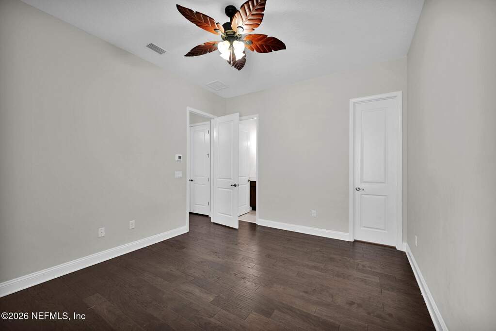 6 Bedroom Single Family Home/House's Image 11