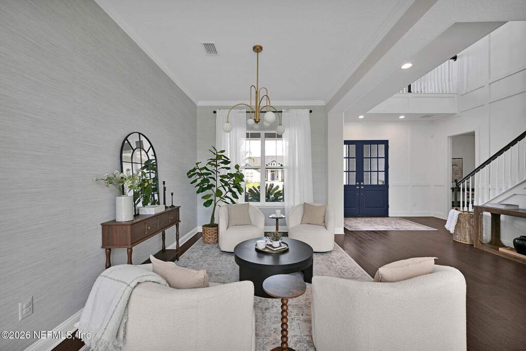 6 Bedroom Single Family Home/House's Image 16