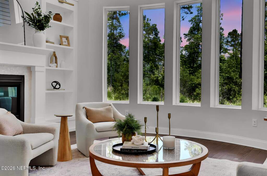 6 Bedroom Single Family Home/House's Image 19