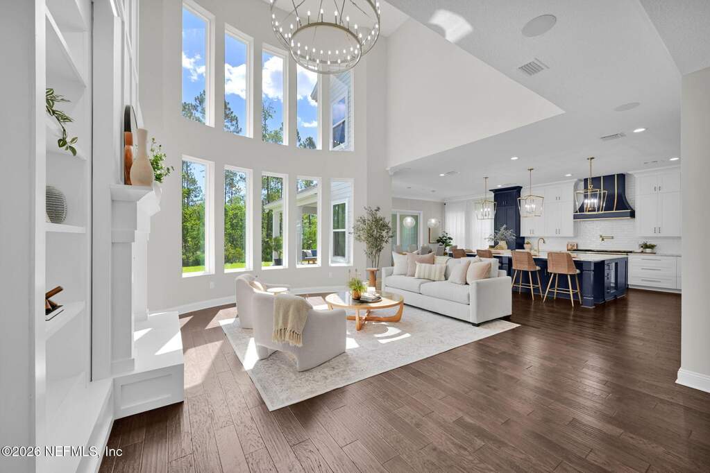 6 Bedroom Single Family Home/House's Image 20