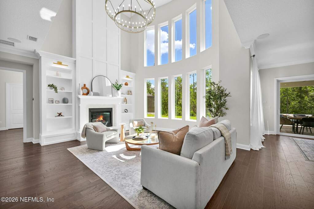 6 Bedroom Single Family Home/House's Image 22