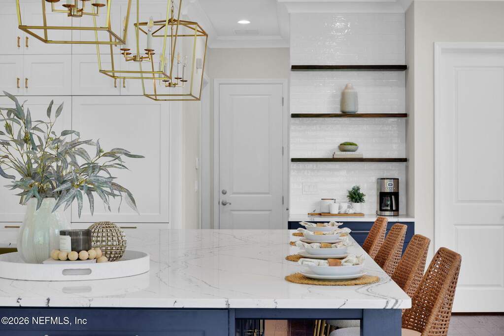6 Bedroom Single Family Home/House's Image 30
