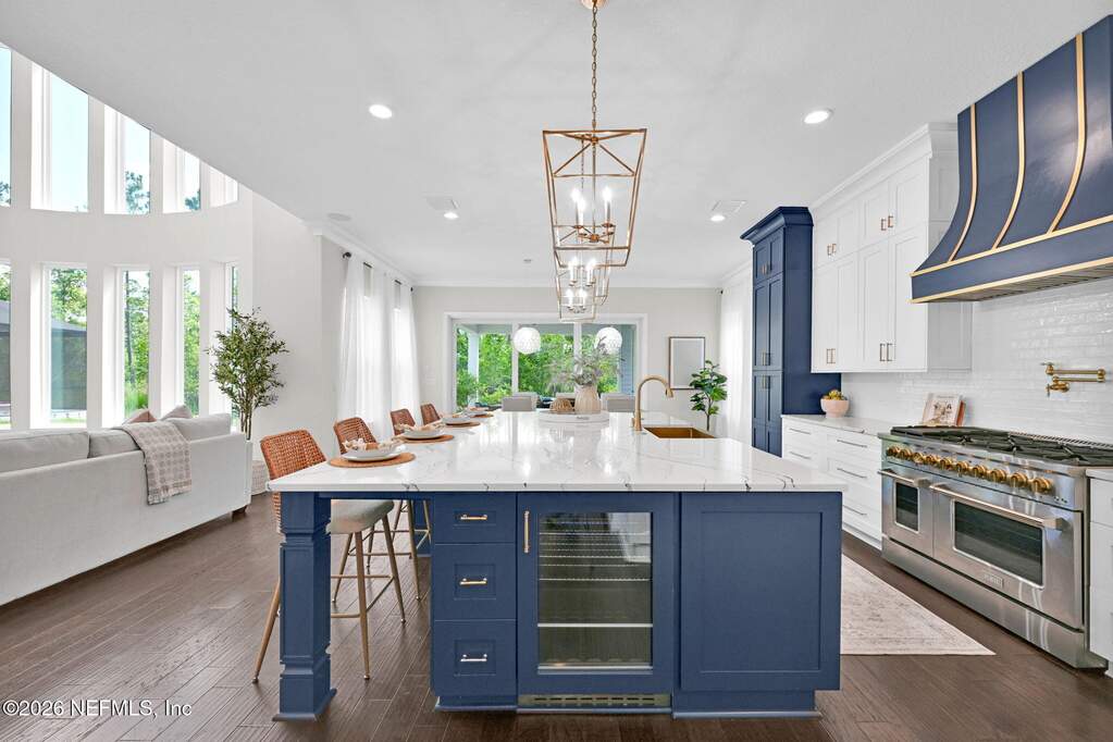 6 Bedroom Single Family Home/House's Image 33