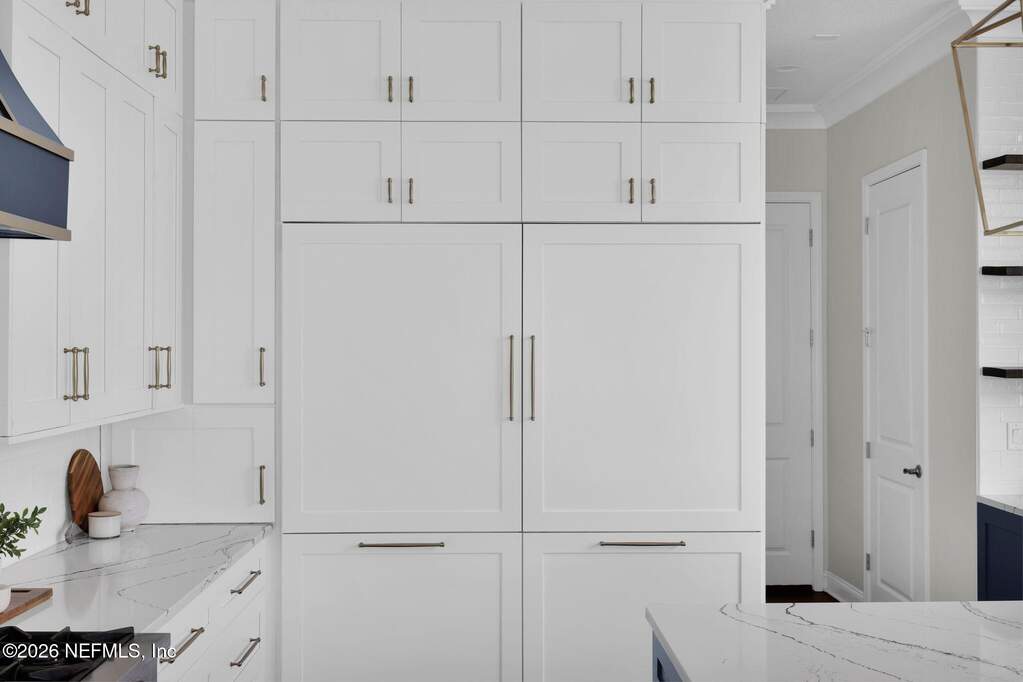 6 Bedroom Single Family Home/House's Image 37