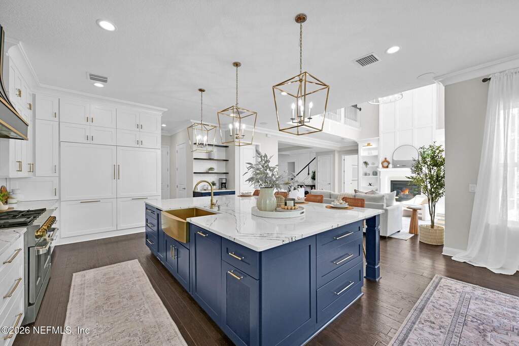 6 Bedroom Single Family Home/House's Image 40