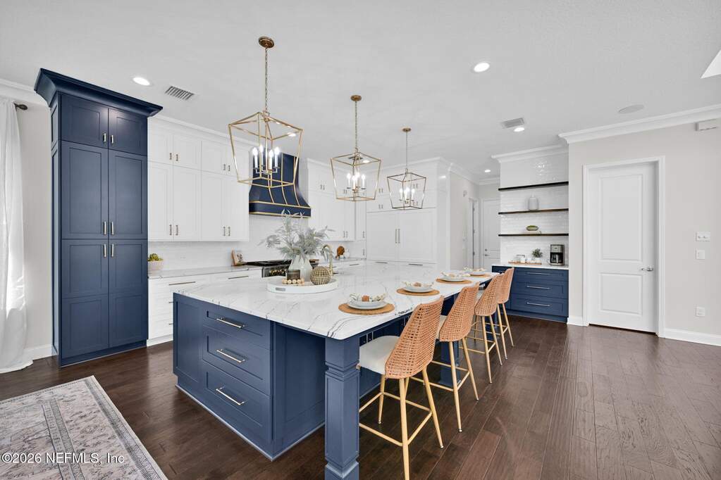 6 Bedroom Single Family Home/House's Image 41