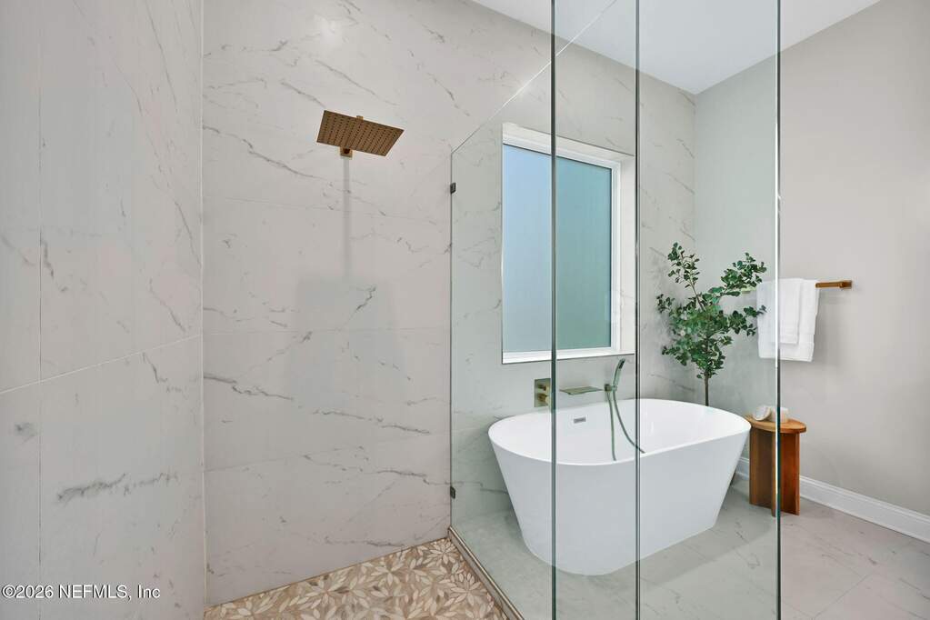 6 Bedroom Single Family Home/House's Image 60