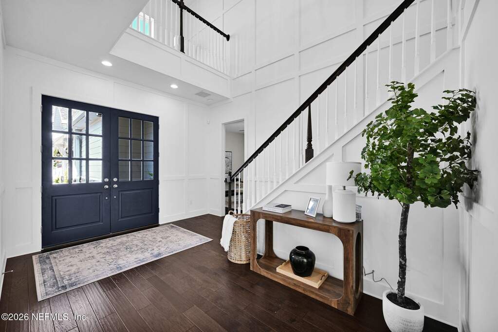 6 Bedroom Single Family Home/House's Image 5