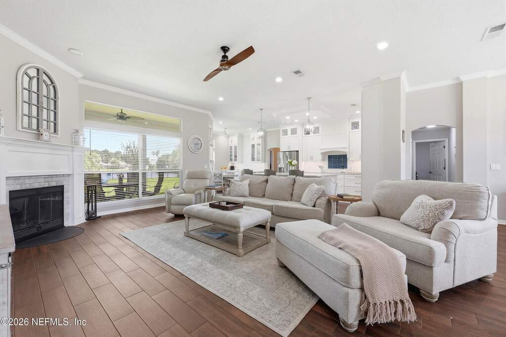 4 Bedroom Single Family Home/House's Image 4