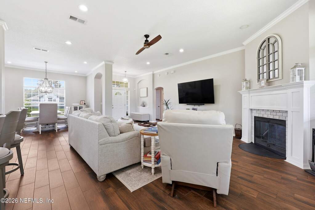 4 Bedroom Single Family Home/House's Image 5