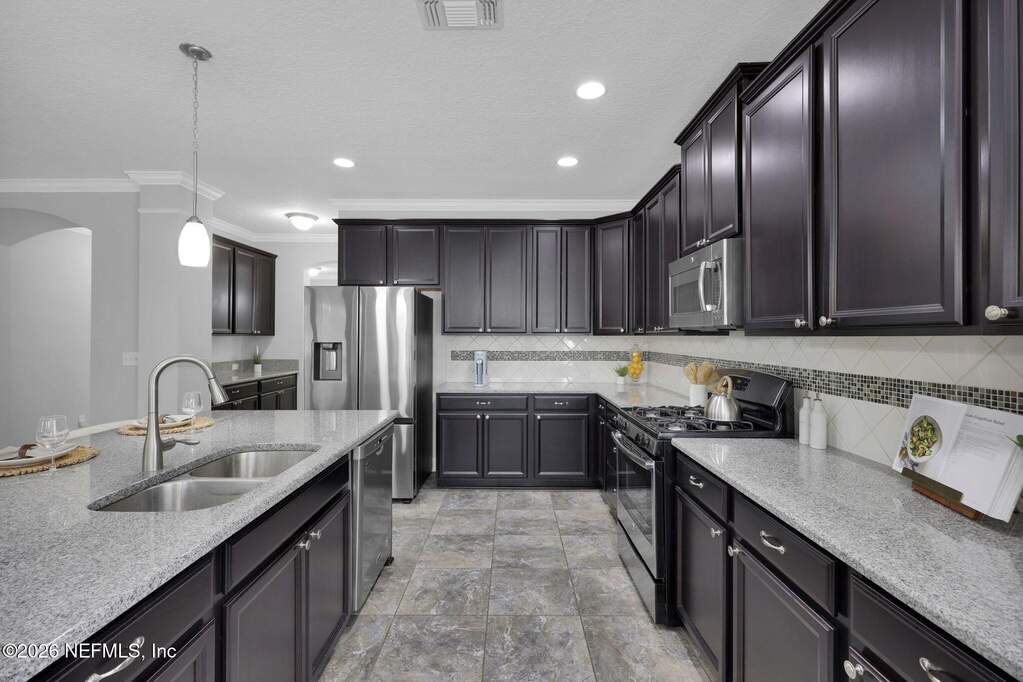 4 Bedroom Single Family Home/House's Image 12
