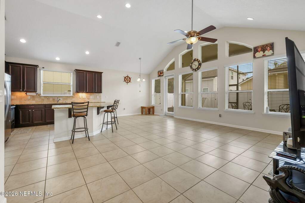 4 Bedroom Single Family Home/House's Image 8
