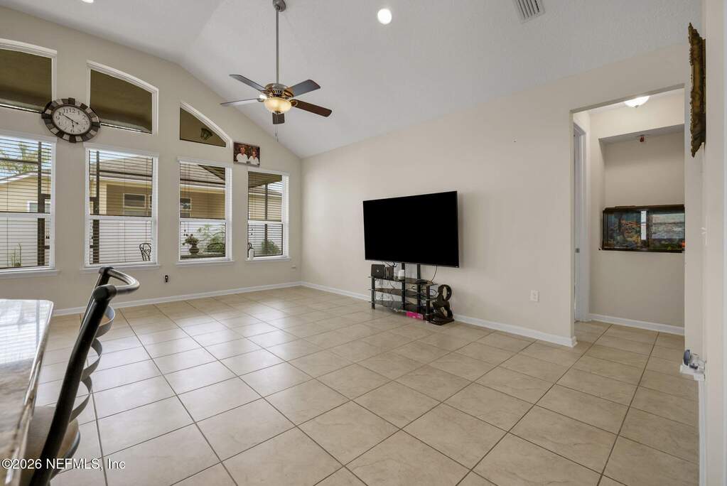 4 Bedroom Single Family Home/House's Image 9
