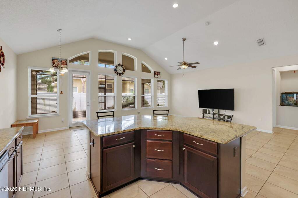 4 Bedroom Single Family Home/House's Image 4