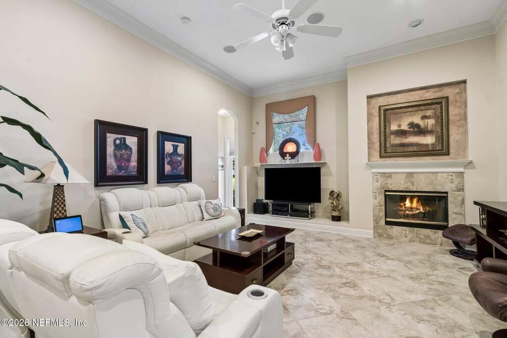 4 Bedroom Single Family Home/House's Image 9