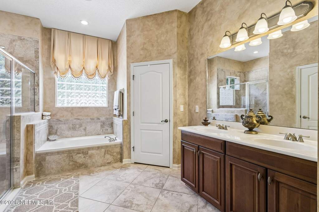 4 Bedroom Single Family Home/House's Image 16