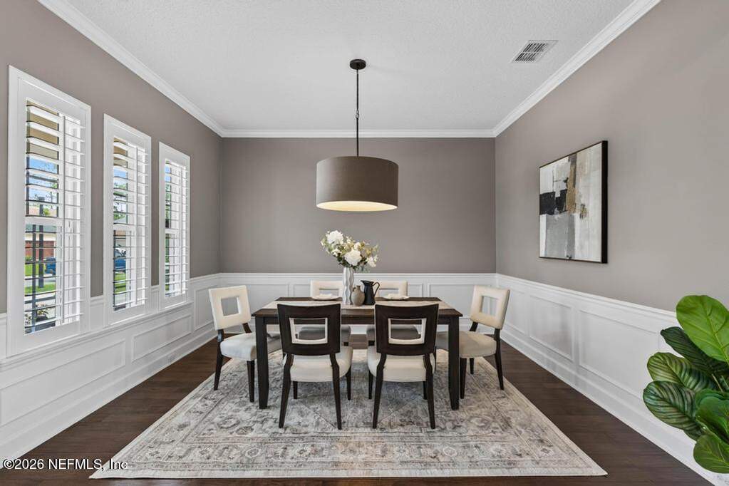 4 Bedroom Single Family Home/House's Image 3