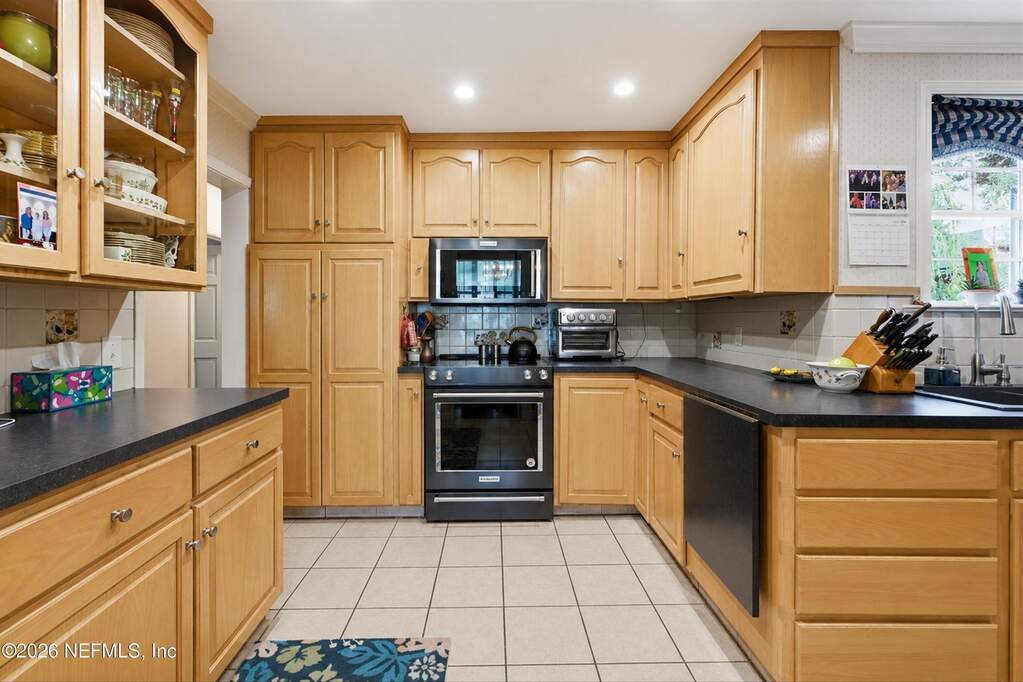3 Bedroom Single Family Home/House's Image 7