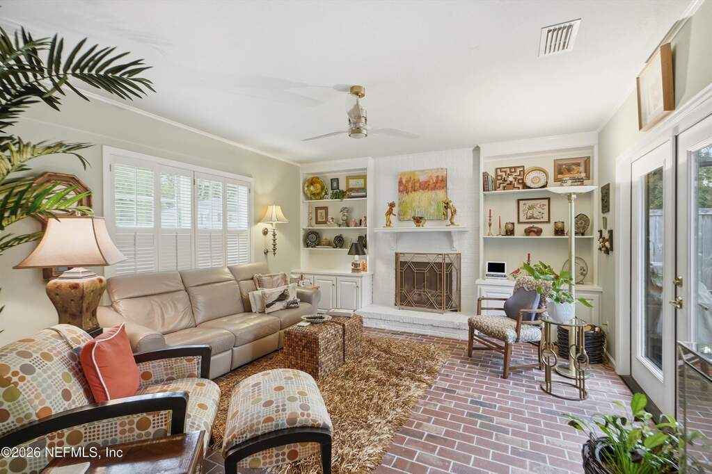 3 Bedroom Single Family Home/House's Image 10