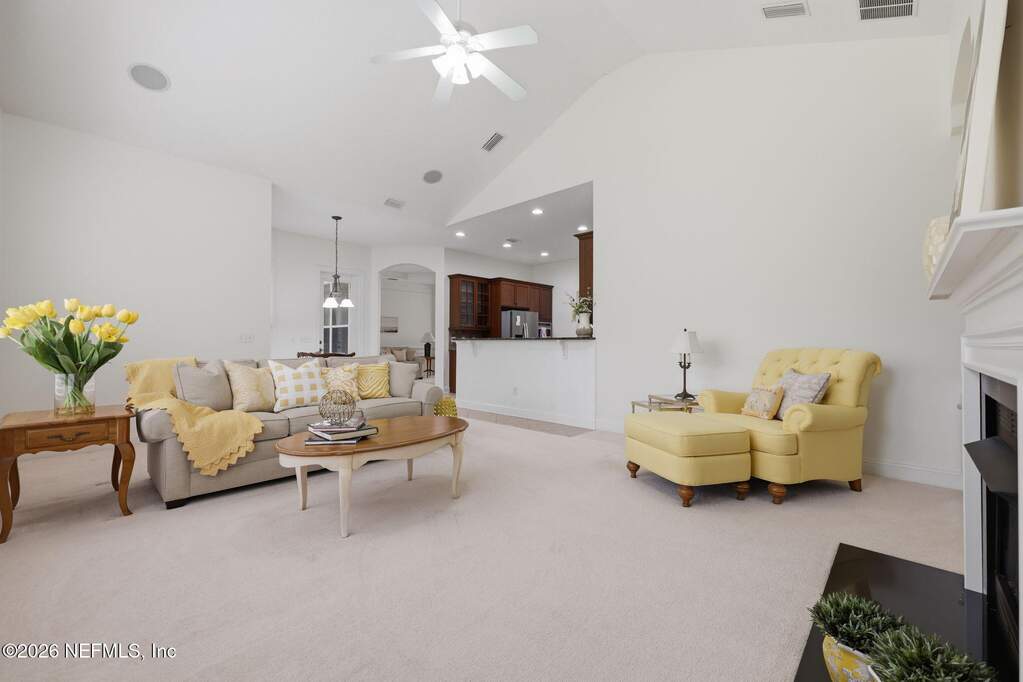 6 Bedroom Single Family Home/House's Image 19