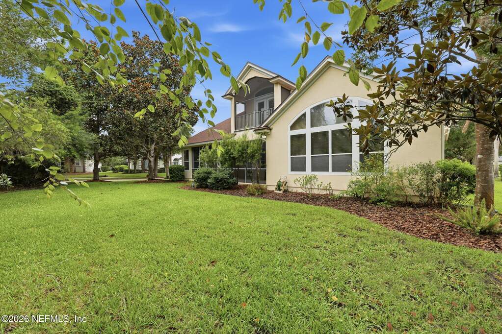 6 Bedroom Single Family Home/House's Image 33