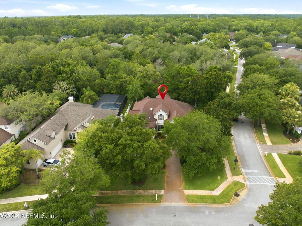 6 Bedroom Single Family Home/House's Image 34