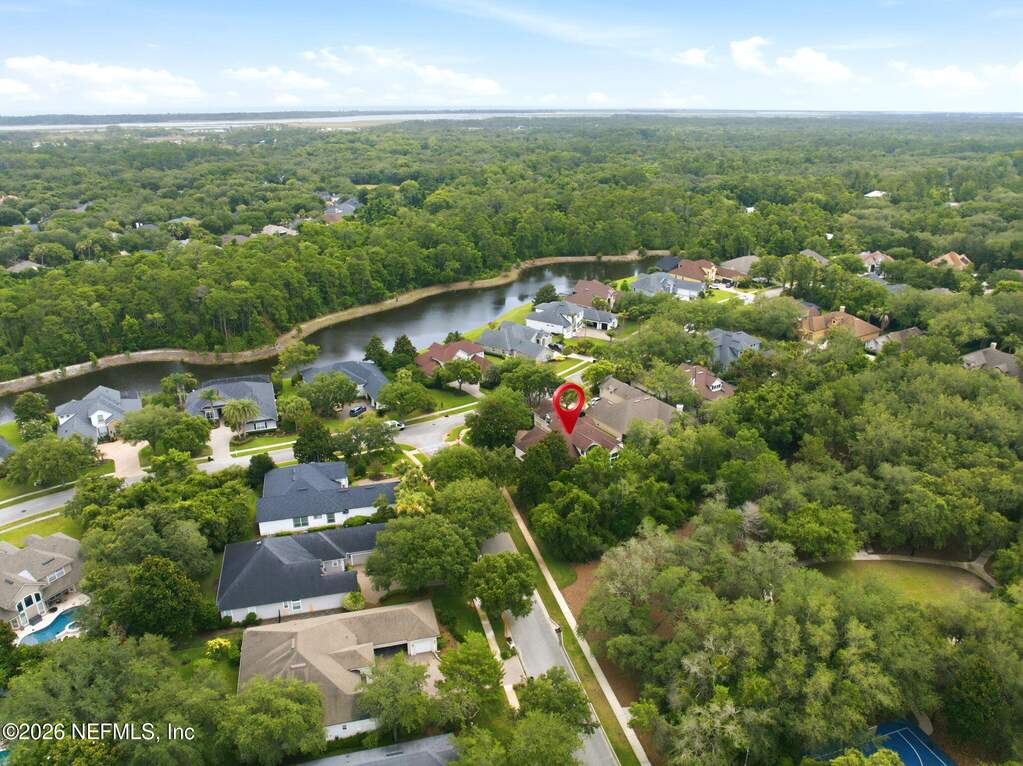 6 Bedroom Single Family Home/House's Image 37