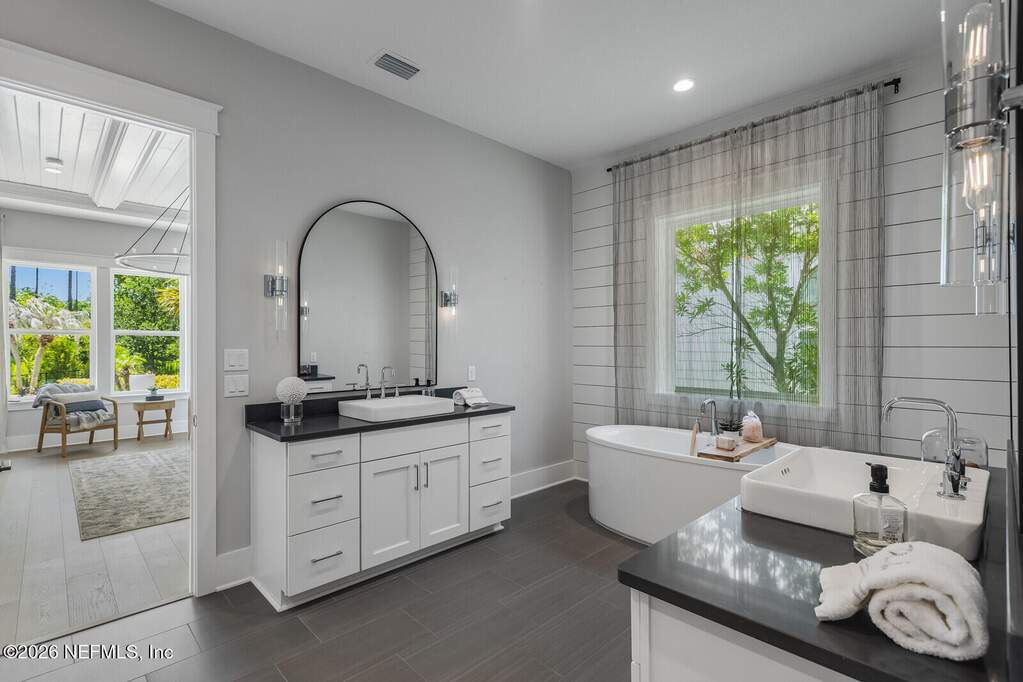 4 Bedroom Single Family Home/House's Image 25