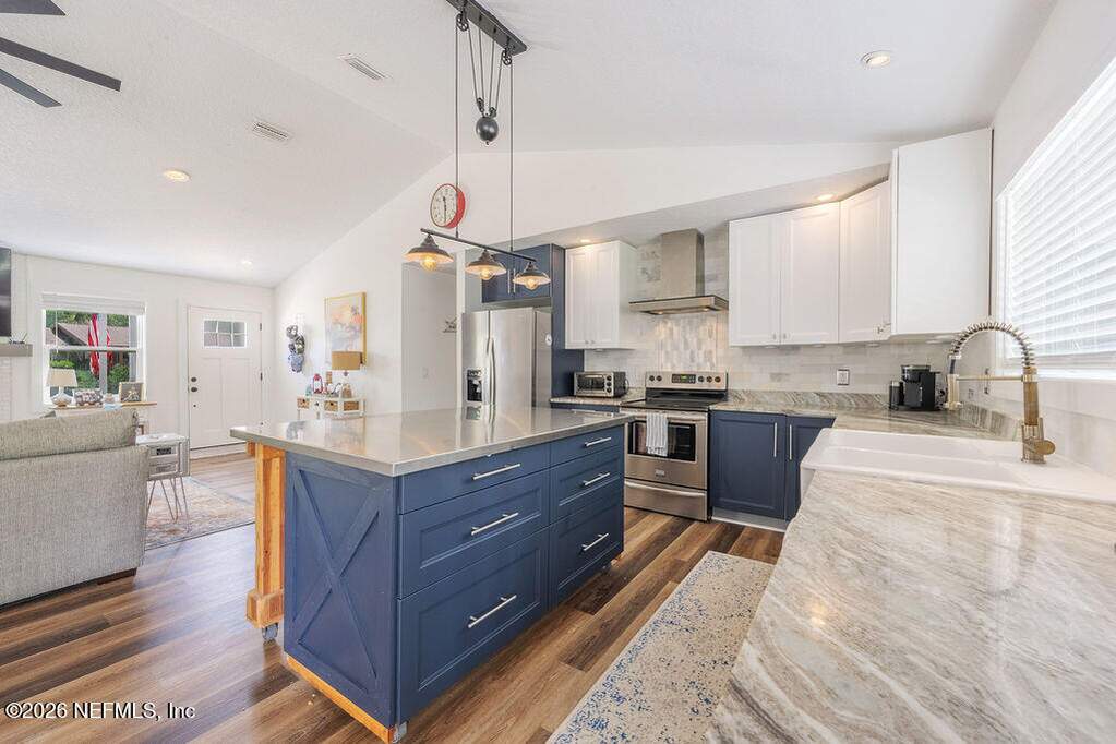 4 Bedroom Single Family Home/House's Image 4