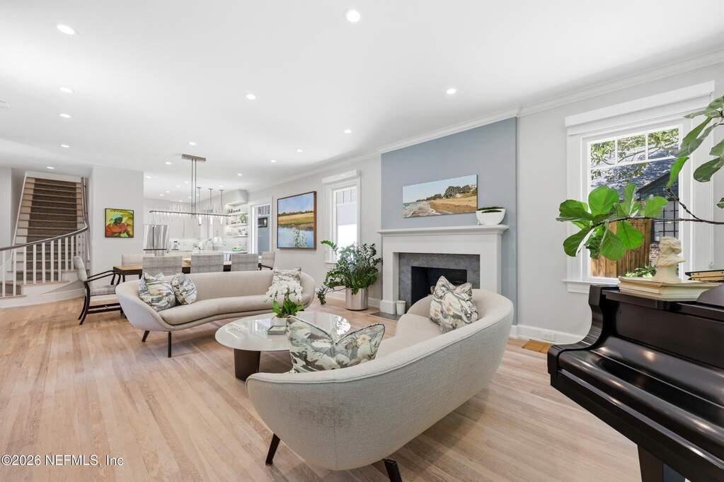 5 Bedroom Single Family Home/House's Image 7