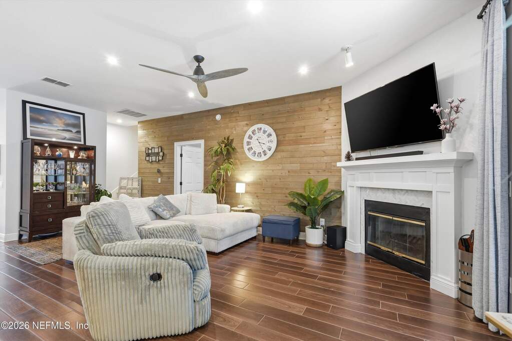 5 Bedroom Single Family Home/House's Image 10
