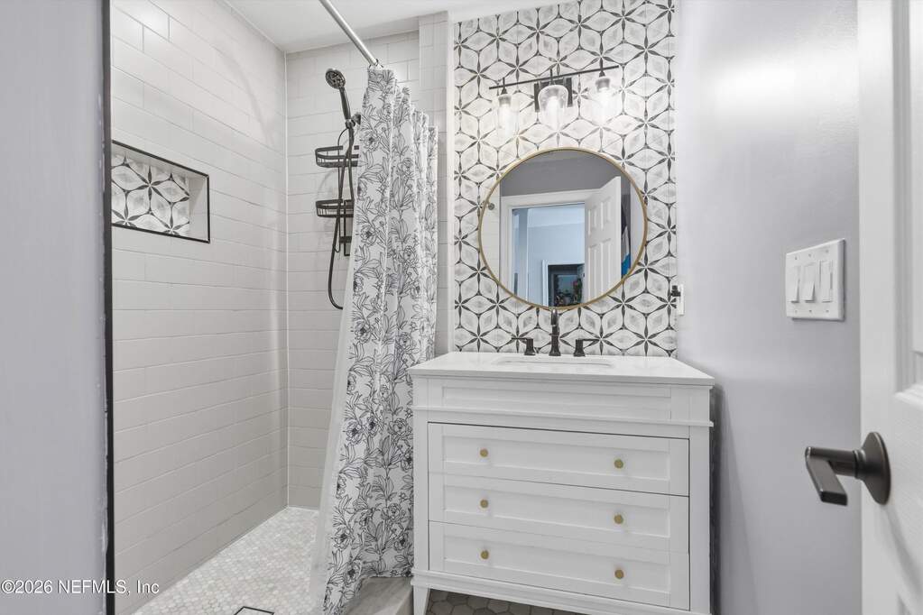 5 Bedroom Single Family Home/House's Image 20