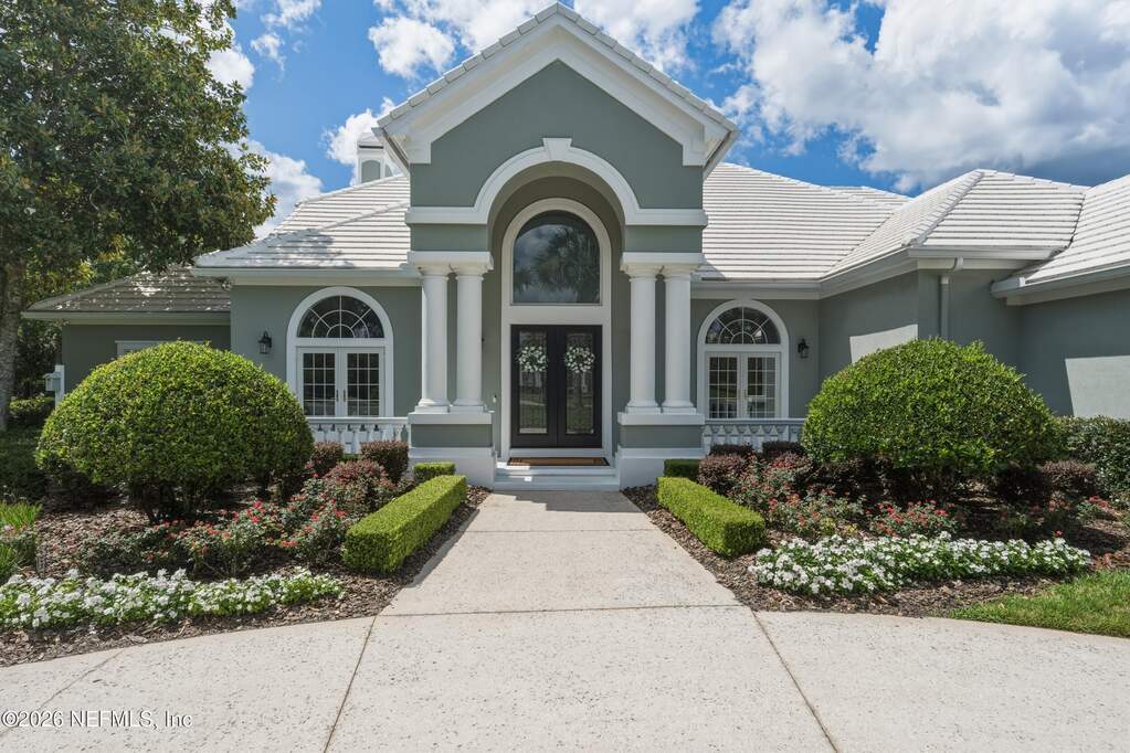 4 Bedroom Single Family Home/House's Image 3
