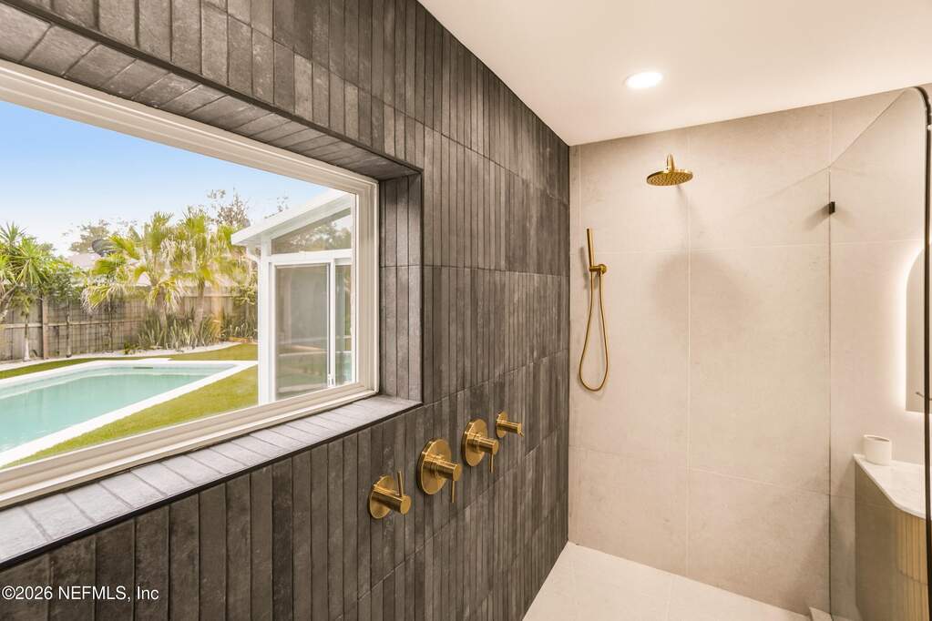 4 Bedroom Single Family Home/House's Image 33