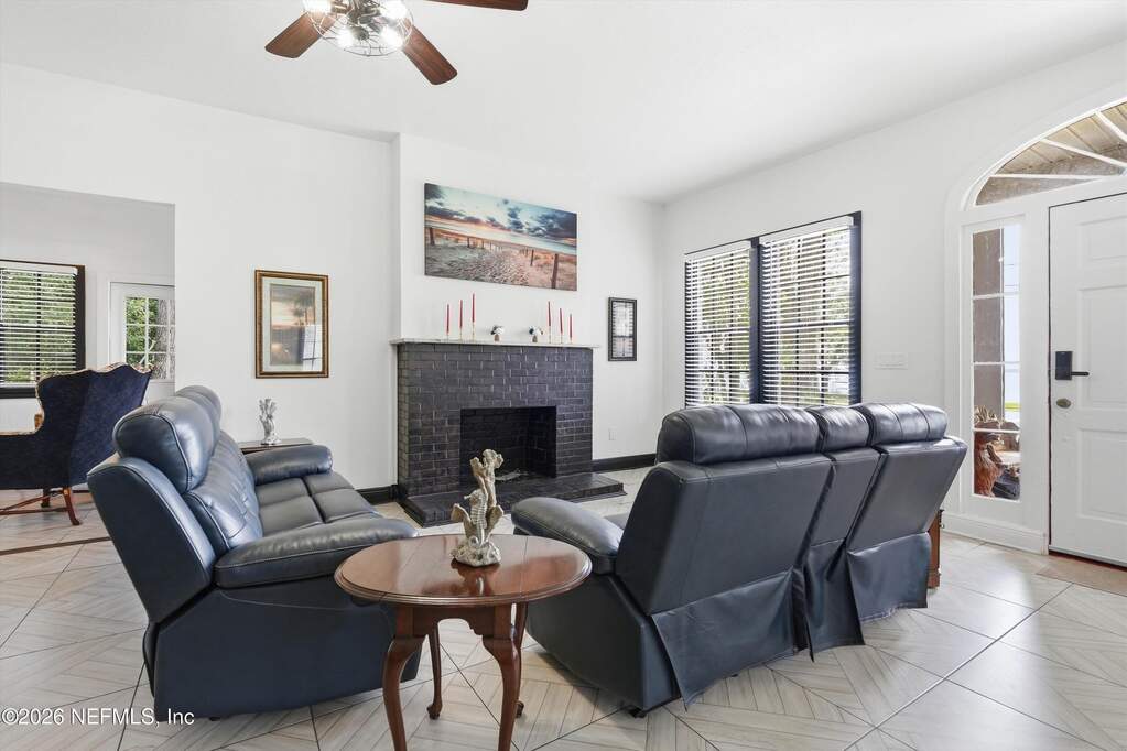 3 Bedroom Single Family Home/House's Image 3