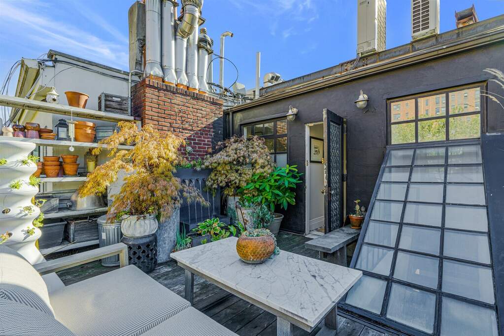 4 Bedroom Multi Unit's Image 45