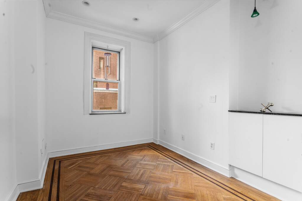 2 Bedroom Multi Unit's Image 7