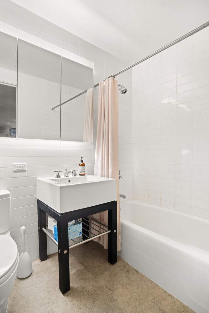 2 Bedroom Apartment/Flat's Image 7
