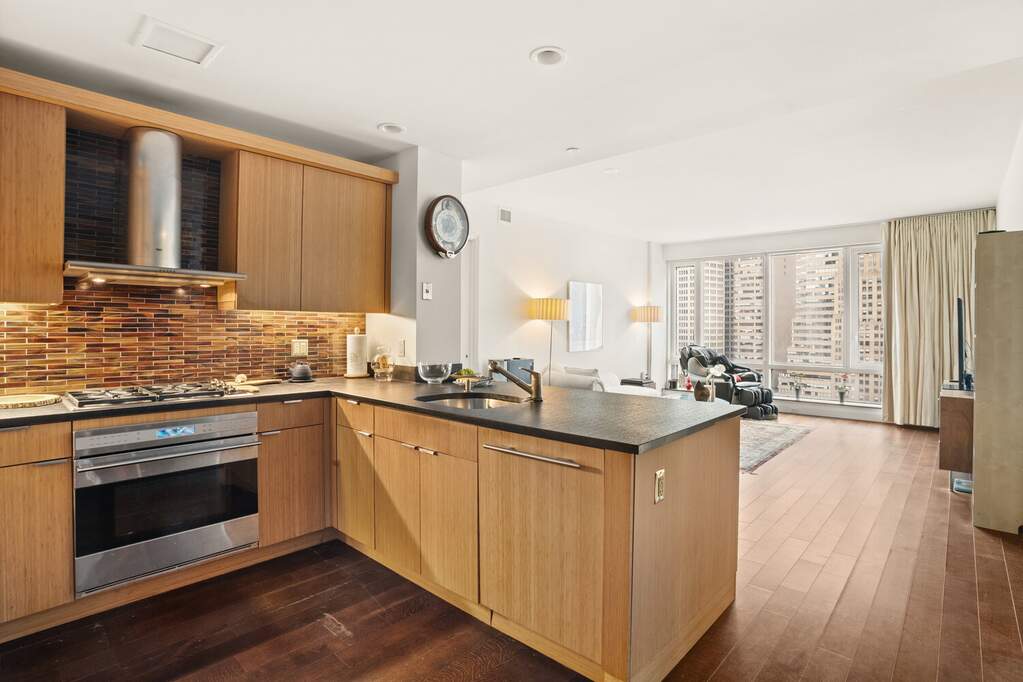 2 Bedroom Apartment/Flat's Image 3