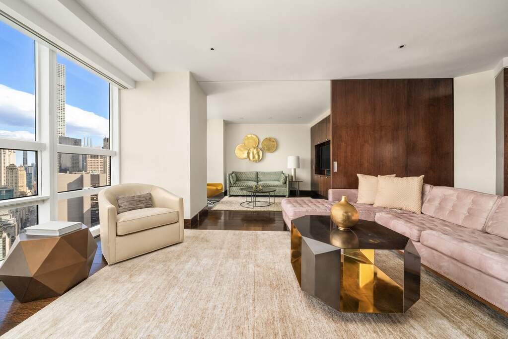 3 Bedroom Apartment/Flat's Image 3