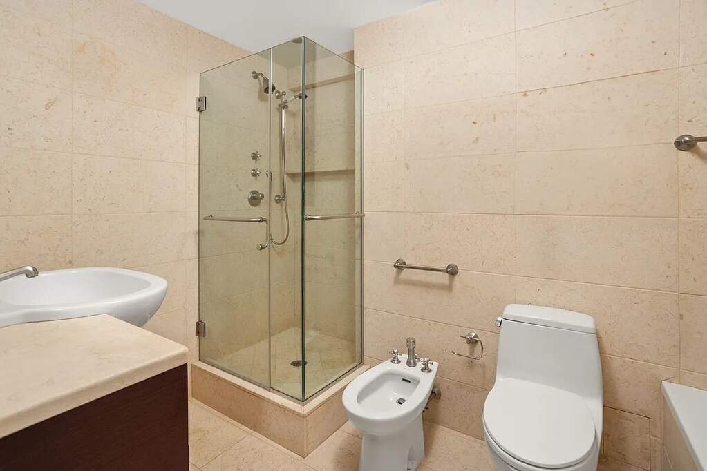 3 Bedroom Apartment/Flat's Image 4