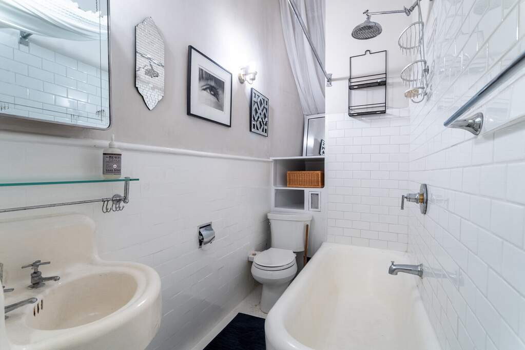 2 Bedroom Multi Unit's Image 8